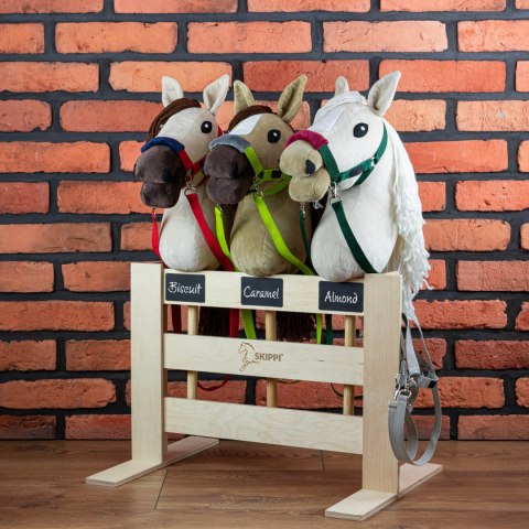 Konik na kiju z kantarem - Hobby Horse Skippi - Biszkopt - A3 - prezent